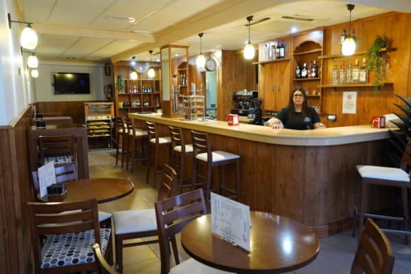 Bar-cafetería Delicias Cañete la Real