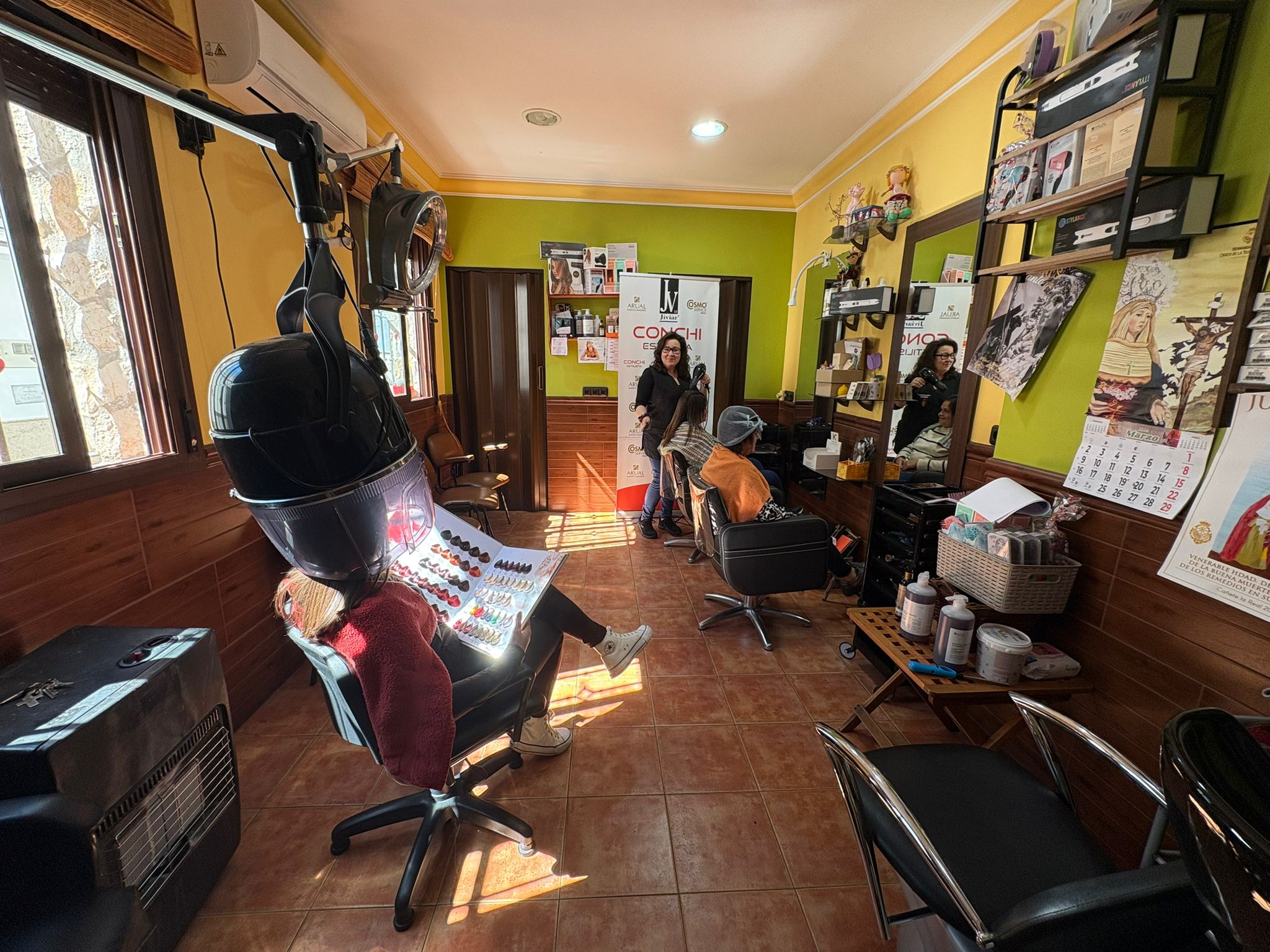 Cañete la Real Mantiene su Comercio Local (PELUQUERÍA)
