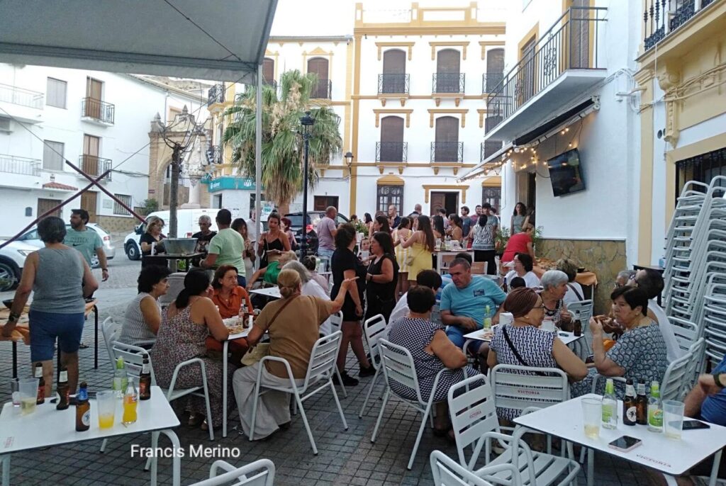 Terraza heladería en Cañete la Real