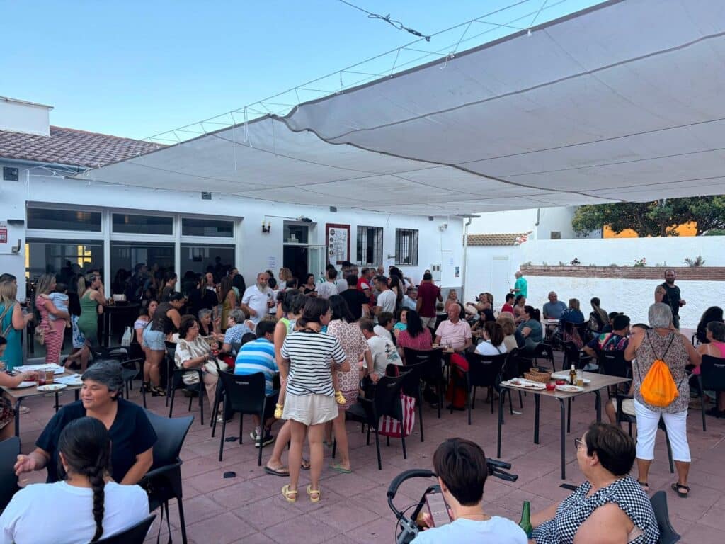 Abre el Restaurante "La Higuera" en la Piscina de Cañete la Real