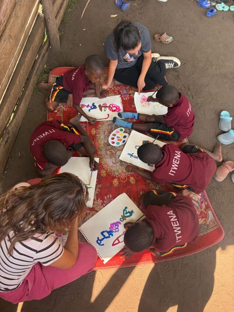 Labor humanitaria de 3 cañeteras en Uganda