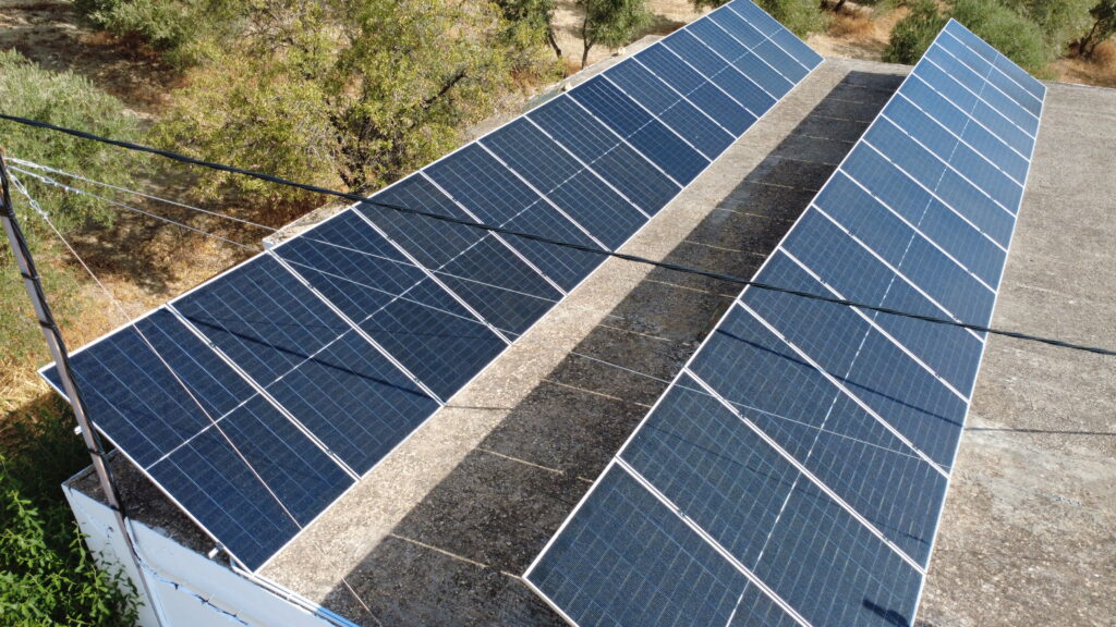 Cañeta la Real Instala Placas Solares en su Deposito Municipal