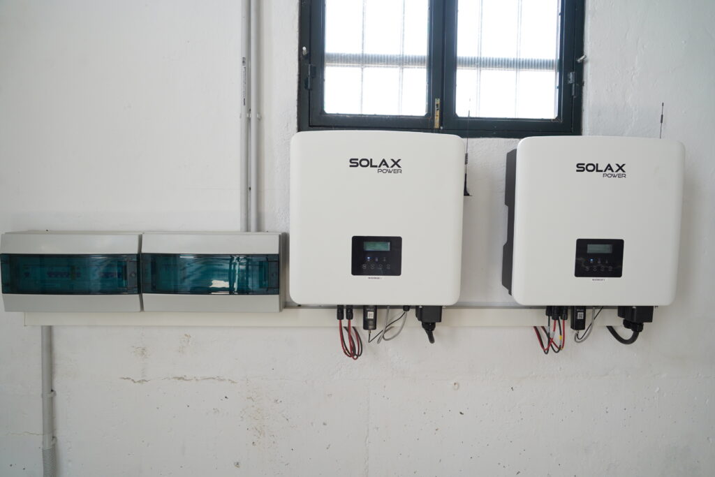 Cañeta la Real Instala Placas Solares en su Deposito Municipal